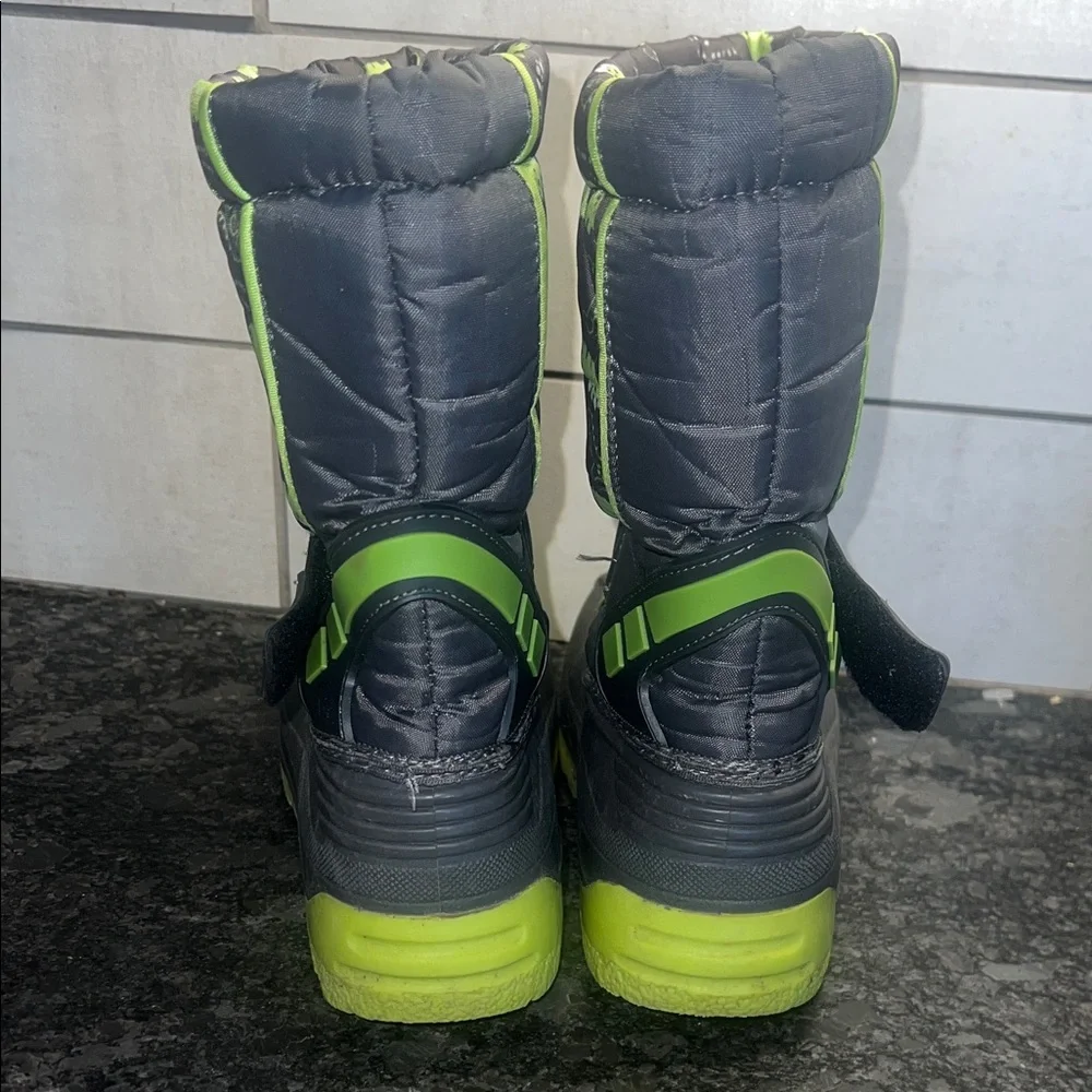 Merence Kids Dinosaur Print Winter Boots - Green and Black. Size 29/30